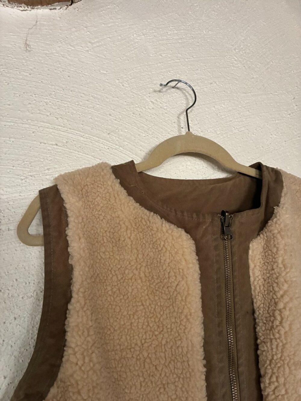 Kate Sheridan waxed canvas and wool sherpa reversible "Lumber" vest - Picture 2 of 5